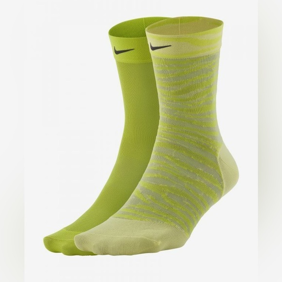 NIKE Women's 2-Pack Sheer Ankle Socks - Cyber Green/Yellow Volt - NWT - Picture 1 of 6